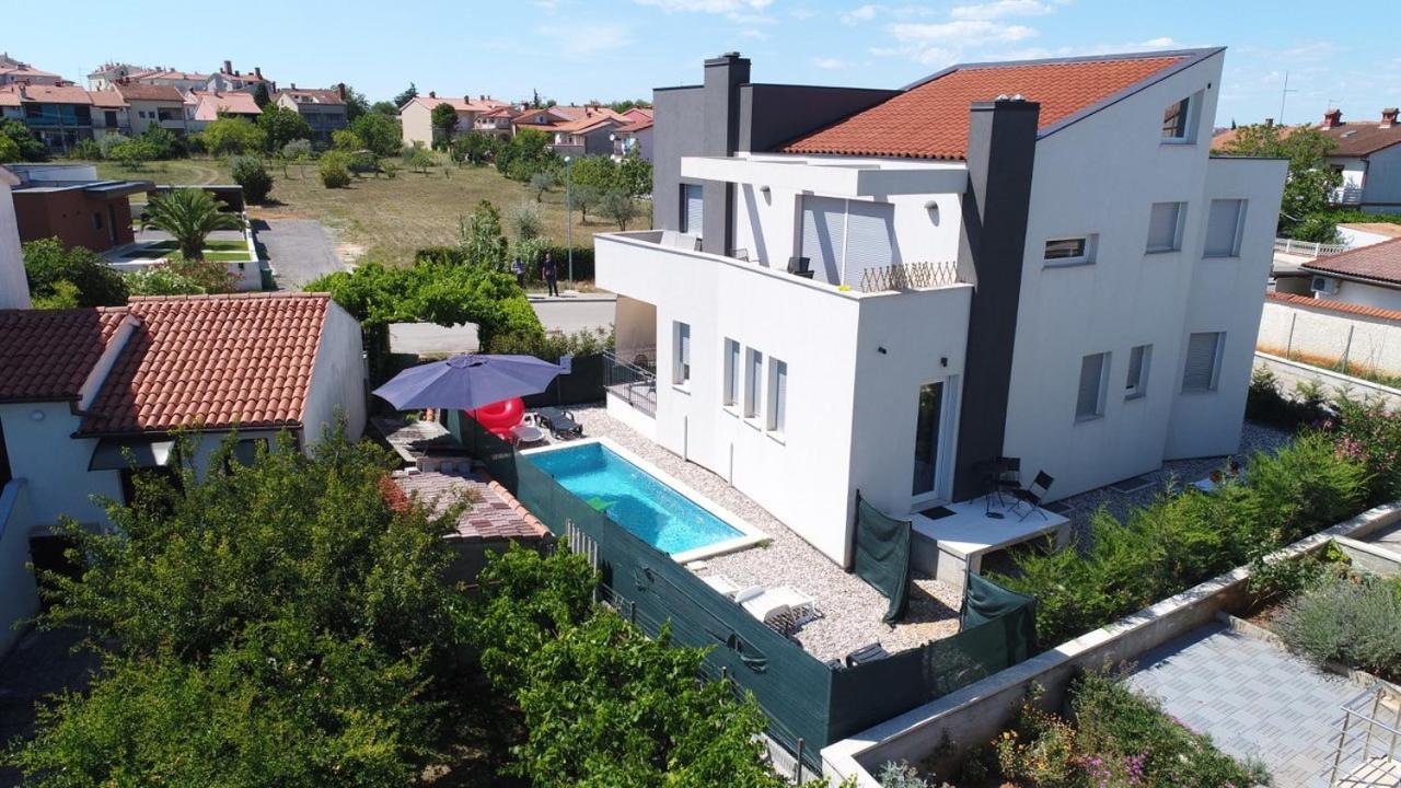 Apartments Peti Pula Exterior photo
