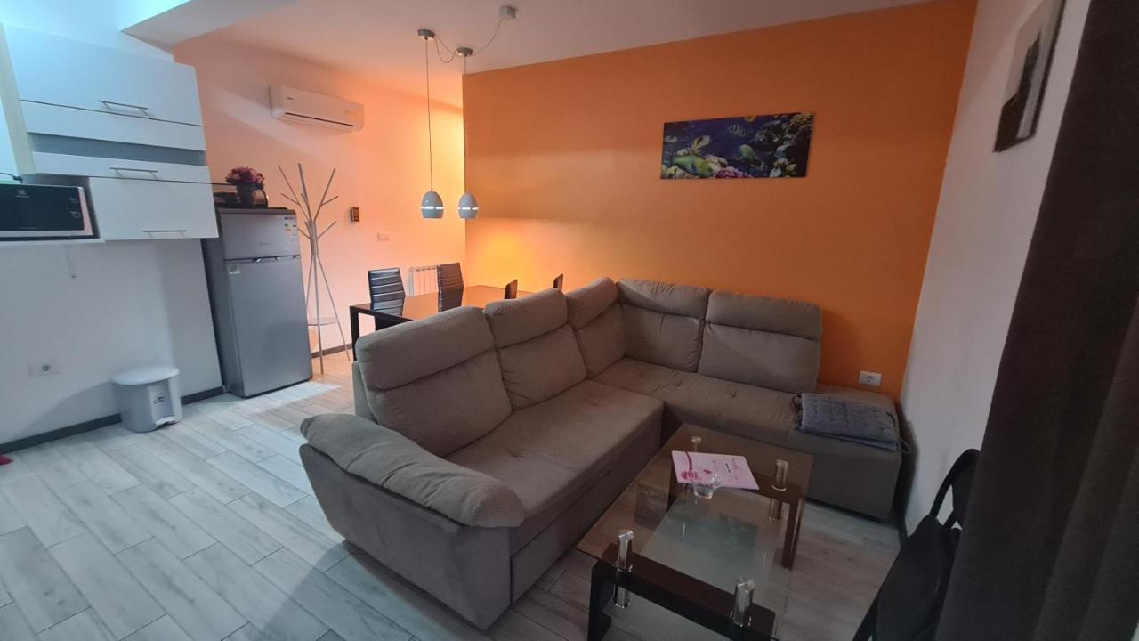 Apartments Peti Pula Exterior photo