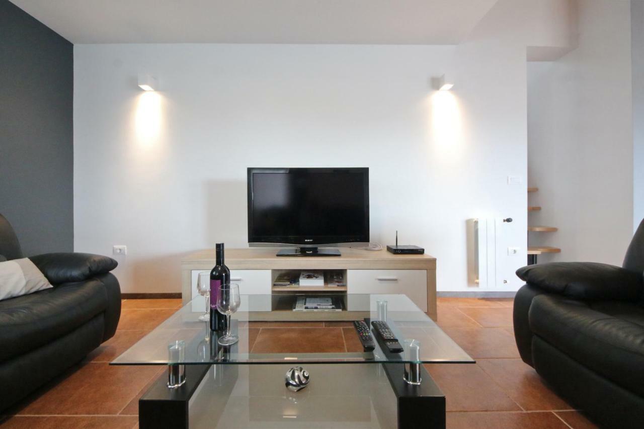 Apartments Peti Pula Exterior photo