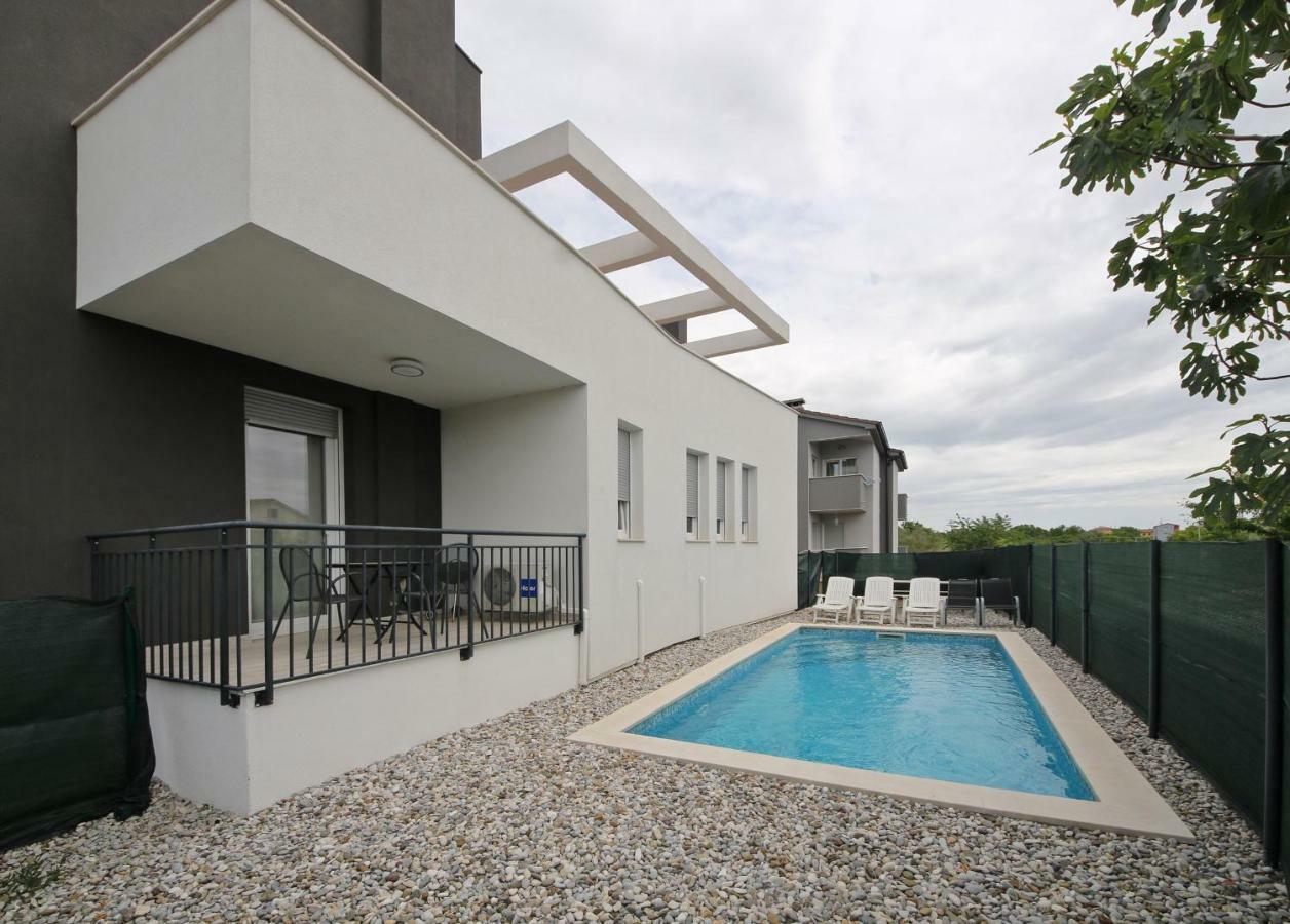 Apartments Peti Pula Exterior photo